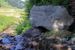 De oorsprong van de Dordogne aan de voet van de Puy de Sancy